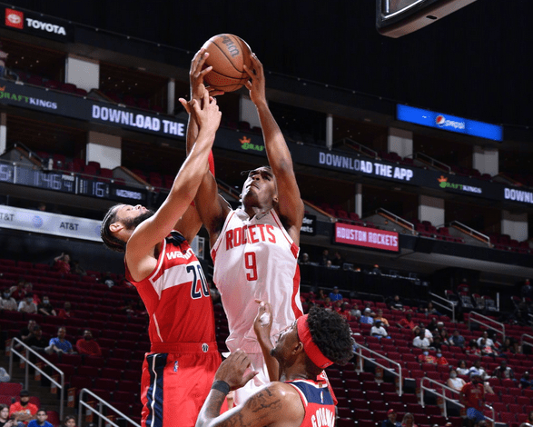 那不勒斯训练开放日；今夜内部沟通引欢呼；荷甲在即；控场能力受关注(那不勒斯vs巴塞罗那)-爱游戏在线入口