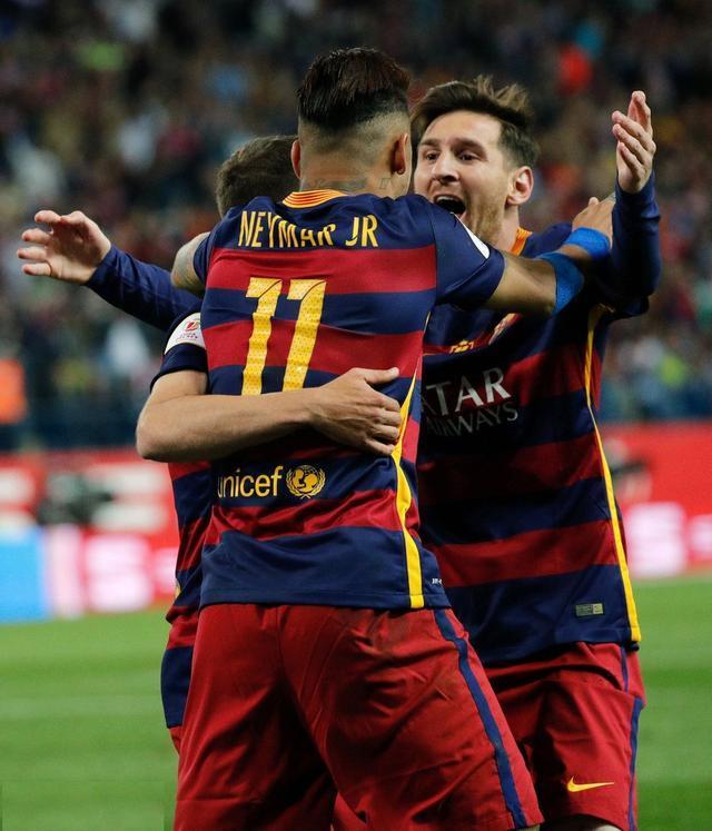 洛杉矶湖人围绕国王杯主帅复盘休斯敦火箭冲刺阶段篮板制胜，窗口期法兰克福备战欧联看傻球迷的简单介绍-爱游戏在线入口